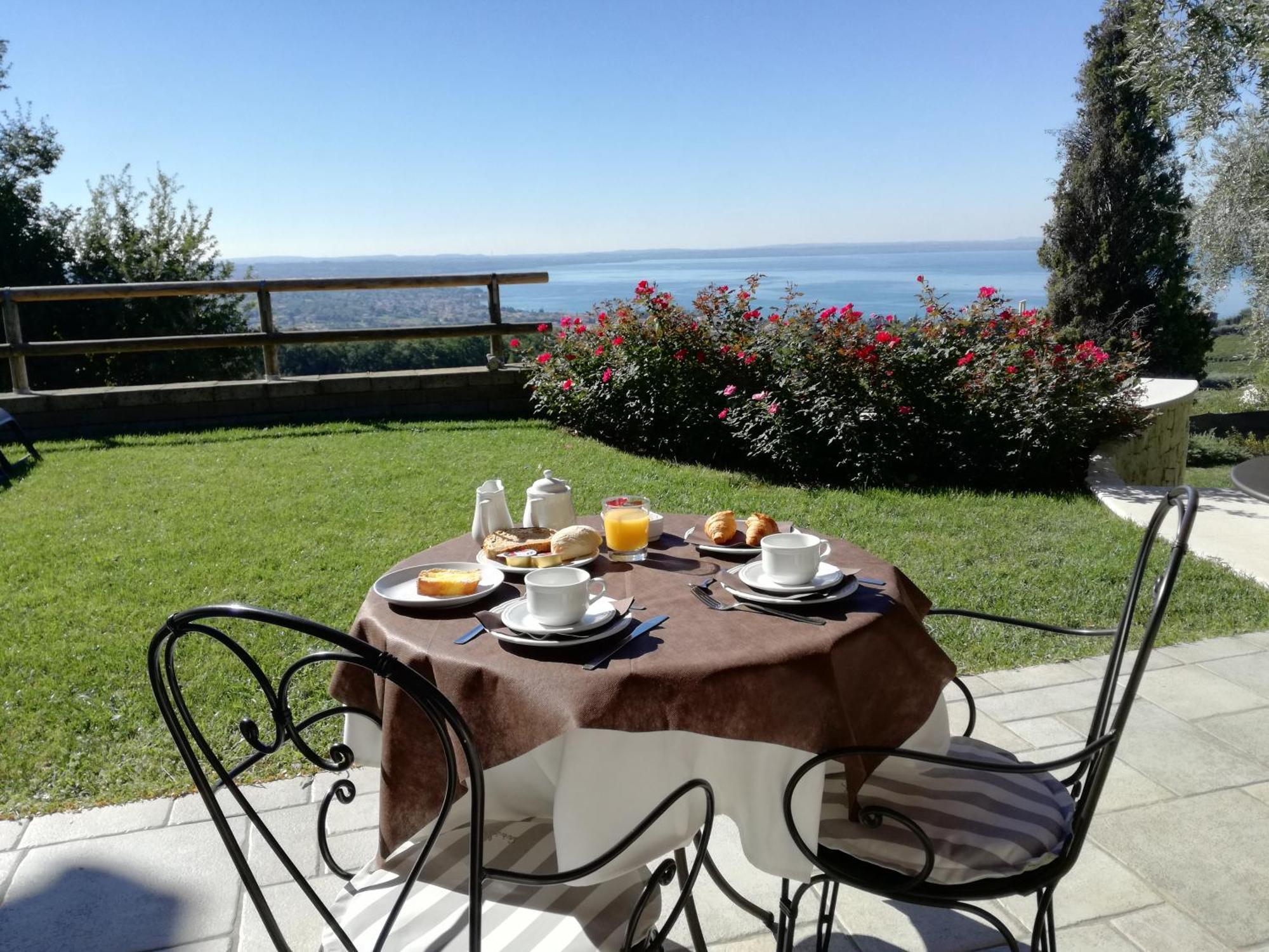 Bed and Breakfast Relais Colle San Giorgio Bardolino Exterior foto