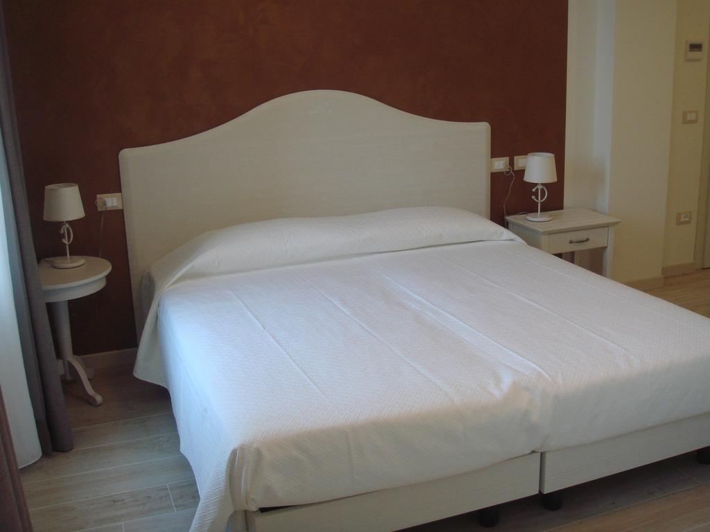 Bed and Breakfast Relais Colle San Giorgio Bardolino Habitación foto