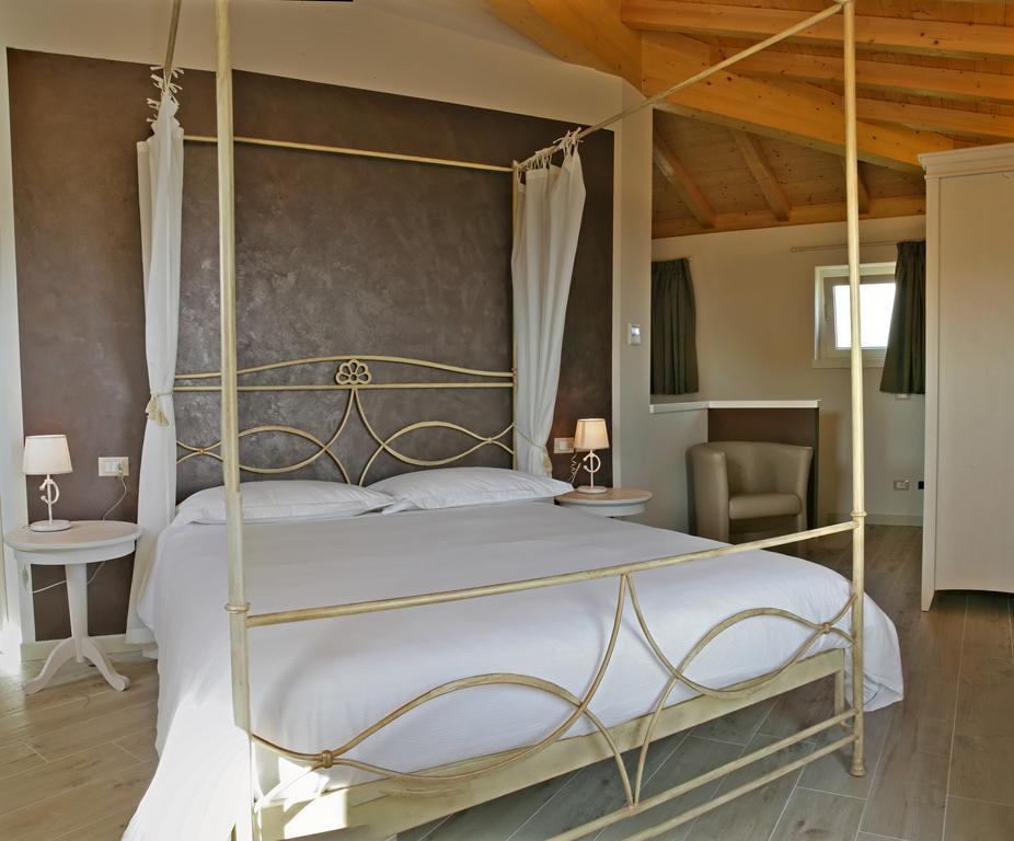 Bed and Breakfast Relais Colle San Giorgio Bardolino Habitación foto