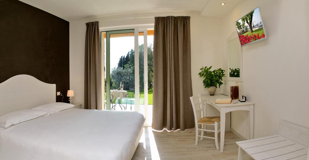 Bed and Breakfast Relais Colle San Giorgio Bardolino Habitación foto